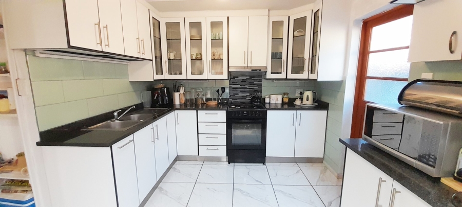 2 Bedroom Property for Sale in Cloetesville Western Cape